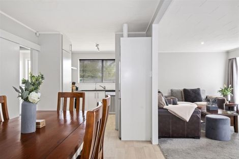 Photo of property in 13 Carbery Place, Manurewa, Auckland, 2102