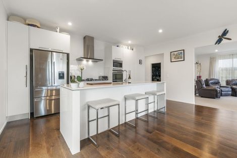 Photo of property in 22 Couldrey Crescent, Red Beach, 0932