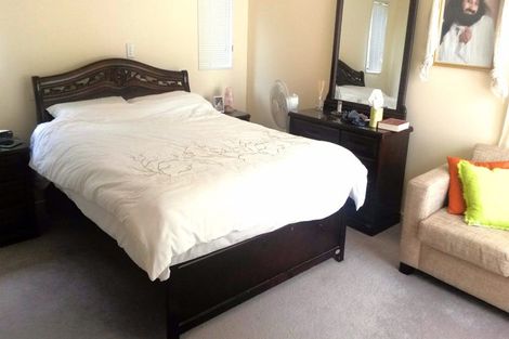 Photo of property in 17 Copplestone Place, New Lynn, Auckland, 0600