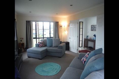 Photo of property in 5 Trillick Place, Tuakau, 2121