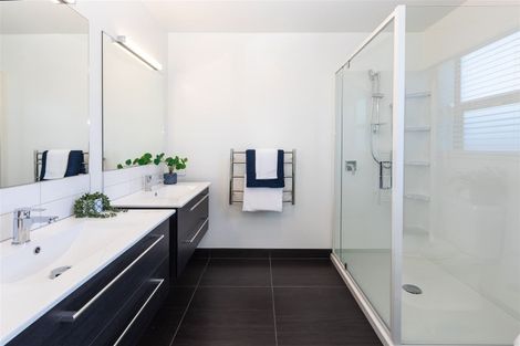 Photo of property in 5 Glen Rosa Lane, Broomfield, Christchurch, 8042