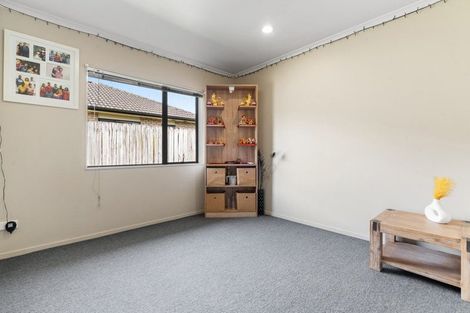 Photo of property in 8 Maadi Place, Papakura, 2110