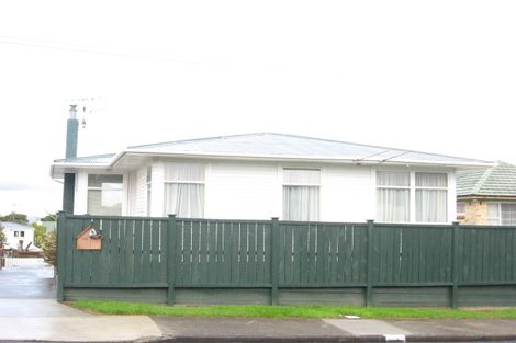 Photo of property in 1/63 Halver Road, Hillpark, Auckland, 2102