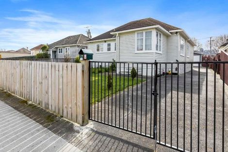 Photo of property in 17 Hewer Crescent, Naenae, Lower Hutt, 5011