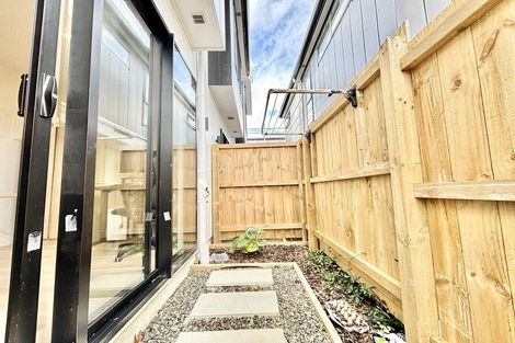 Photo of property in 3/28 Smythe Road, Henderson, Auckland, 0612