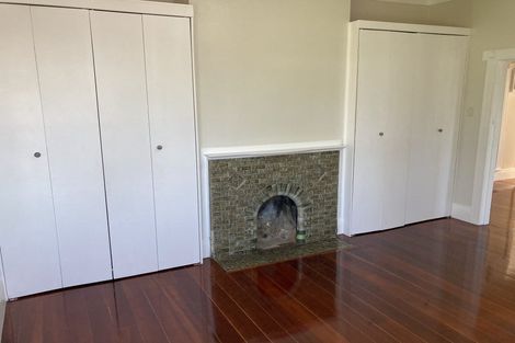 Photo of property in 1/46 Old Lake Road, Narrow Neck, Auckland, 0624