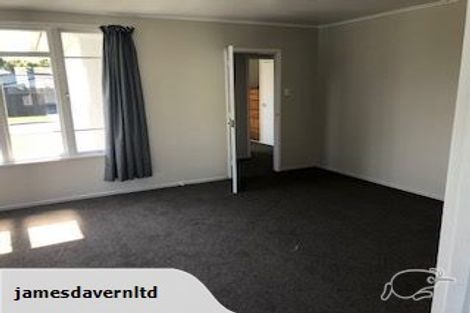 Photo of property in 6 Taipari Road, Te Atatu Peninsula, Auckland, 0610