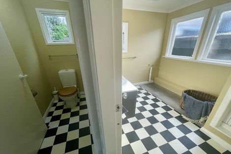 Photo of property in 170 Breaker Bay Road, Breaker Bay, Wellington, 6022