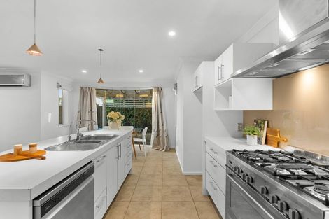 Photo of property in 17 Cunneen Place, Aidanfield, Christchurch, 8025