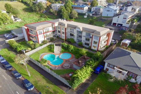Photo of property in 10u9 Hunter Street, Hamilton Lake, Hamilton, 3204