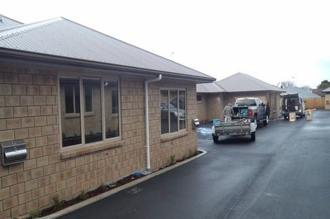 Photo of property in 114u2 Old Farm Road, Hamilton East, Hamilton, 3216