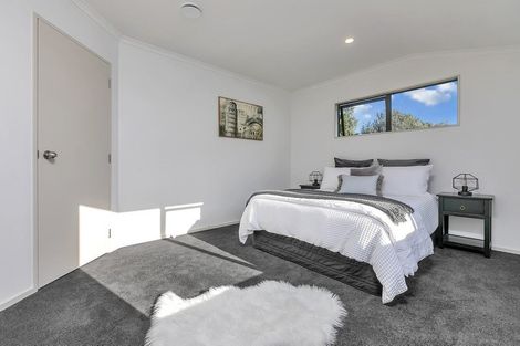 Photo of property in 40a Roberts Road, Glenfield, Auckland, 0629