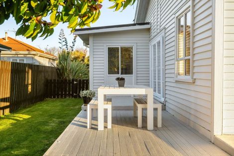 Photo of property in 14 Bains Avenue, Hamilton East, Hamilton, 3216