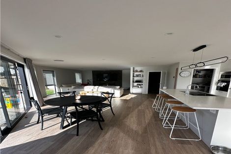 Photo of property in 18 Coopworth Road, Jacks Point, 9371