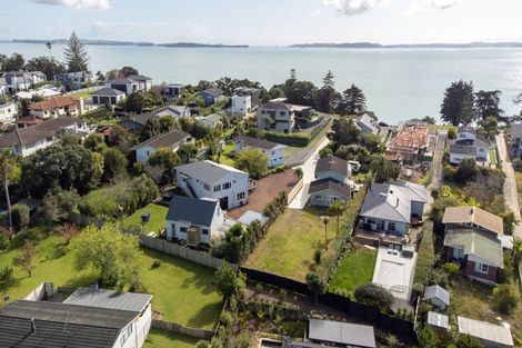 Photo of property in 75 Marine Parade, Mellons Bay, Auckland, 2014