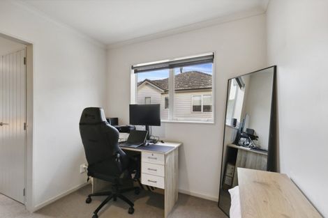 Photo of property in 16u3 Black Rock Road, Newlands, Wellington, 6037