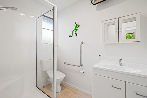 Photo of property in 2/20 Kirsten Place, Parklands, Christchurch, 8083