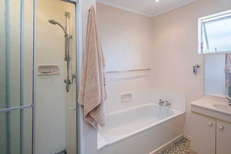 Photo of property in 28a Kapanui Road, Waikanae, 5036