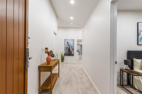 Photo of property in 8 Konoba Avenue, Kumeu, 0810