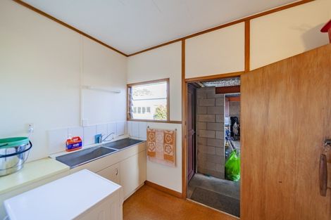 Photo of property in 2449 State Highway 2, Waipukurau, 4281