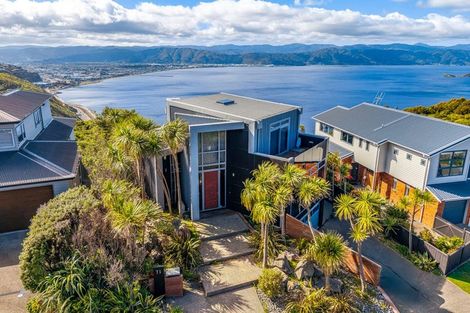 Photo of property in 71 Tamworth Crescent, Newlands, Wellington, 6037