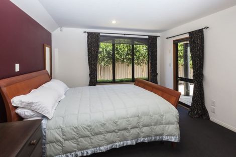 Photo of property in 135 Fendalton Road, Fendalton, Christchurch, 8052