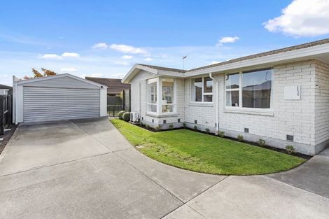 Photo of property in 124 Lake Terrace Road, Burwood, Christchurch, 8061