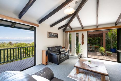Photo of property in 102 Tosswill Road, Tahunanui, Nelson, 7011