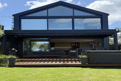 Photo of property in 31 Oakpark Place, West Harbour, Auckland, 0618