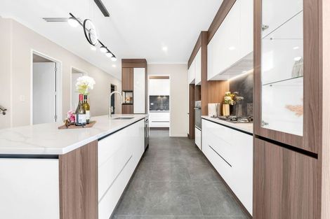 Photo of property in 32 Adamson Road, Flat Bush, Auckland, 2019