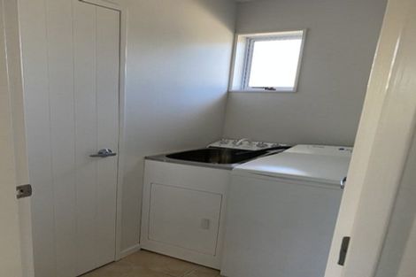Photo of property in 18 Ngatitoa Street, Tawa, Wellington, 5028