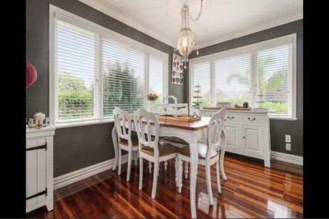 Photo of property in 94 Colwill Road, Massey, Auckland, 0614