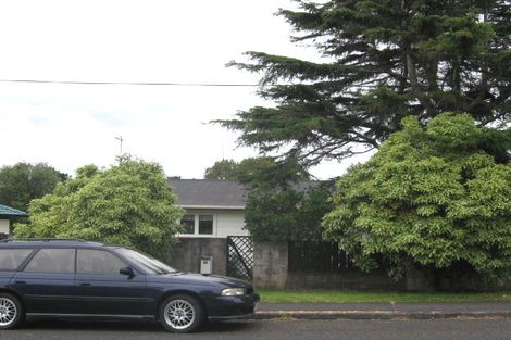 Photo of property in 71 Seaview Road, Glenfield, Auckland, 0629
