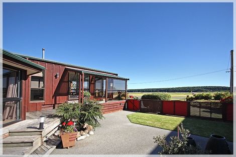 Photo of property in 35 Hartley Street, Foxton Beach, Foxton, 4815