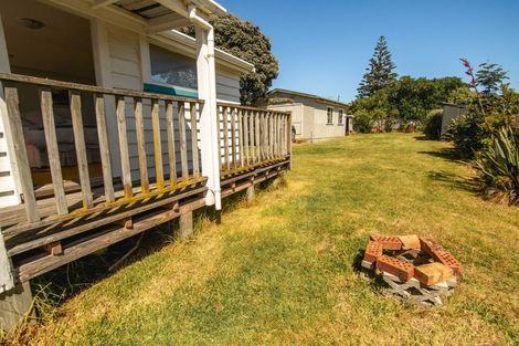 Photo of property in 33 Gawler Street, Te Horo Beach, Otaki, 5581