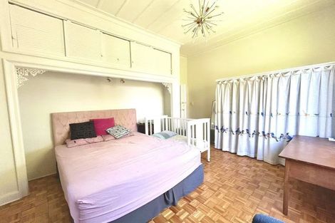 Photo of property in 76 Onewa Road, Northcote Point, Auckland, 0627