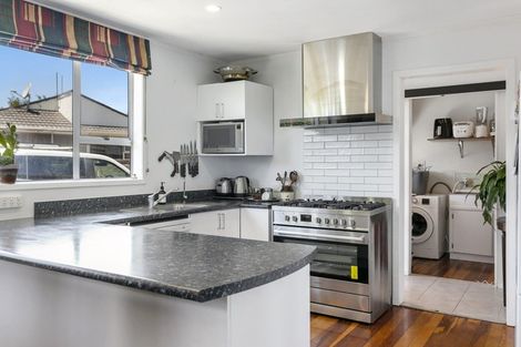 Photo of property in 35 Rotokawa Street, Taupo, 3330