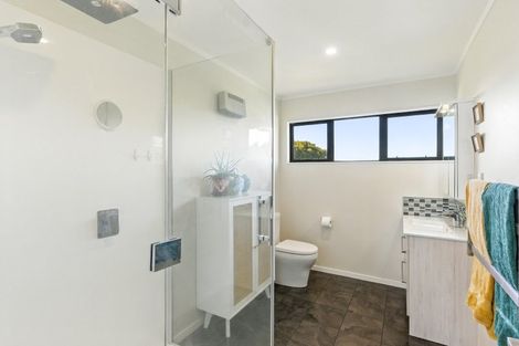Photo of property in 42 Hicks Crescent, Waikanae Beach, Waikanae, 5036