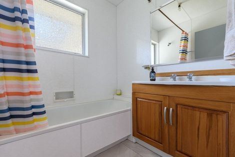 Photo of property in 77 Sherwood Street, Bellevue, Tauranga, 3110