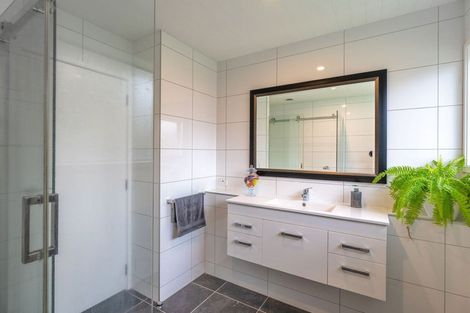 Photo of property in 8 Paretai Grove, Waikanae, 5036