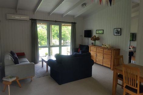 Photo of property in 52 Takiroa Street, Urenui, 4375