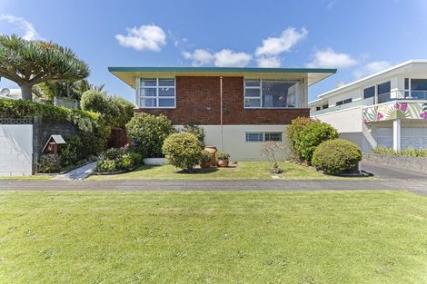 Photo of property in 34 Hamblyn Street, Strandon, New Plymouth, 4312