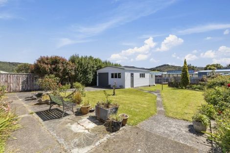 Photo of property in 11 Hinau Grove, Wainuiomata, Lower Hutt, 5014