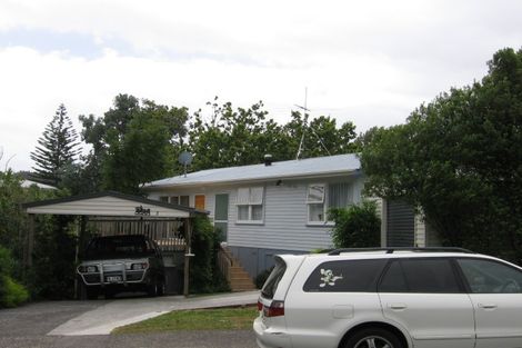 Photo of property in 3 Melba Street, Beach Haven, Auckland, 0626