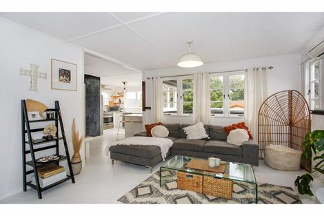 Photo of property in 43 Takanini Road, Takanini, 2112