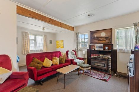 Photo of property in 15 Taupata Street, Castlecliff, Whanganui, 4501