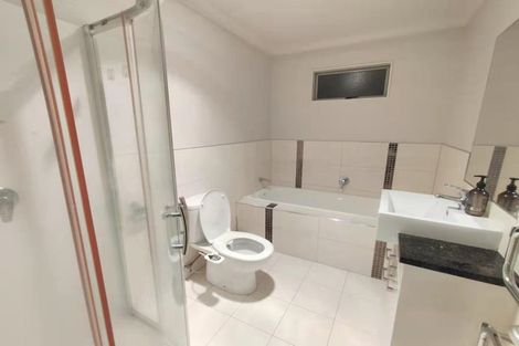 Photo of property in 4 Liscooly Place, Flat Bush, Auckland, 2019