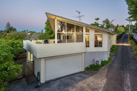 Photo of property in 2/93 Kowhai Road, Mairangi Bay, Auckland, 0630