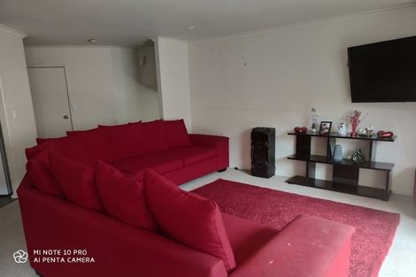 Photo of property in 3 Marbella Crescent, Oteha, Auckland, 0632