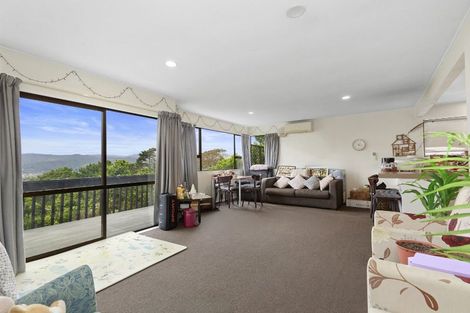 Photo of property in 66 Miromiro Road, Normandale, Lower Hutt, 5010